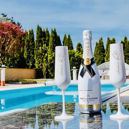 5 Sterne Centurion Ferienhaus Villa 2 Pools 86 Zoll Tv Aldersbach Экстерьер фото