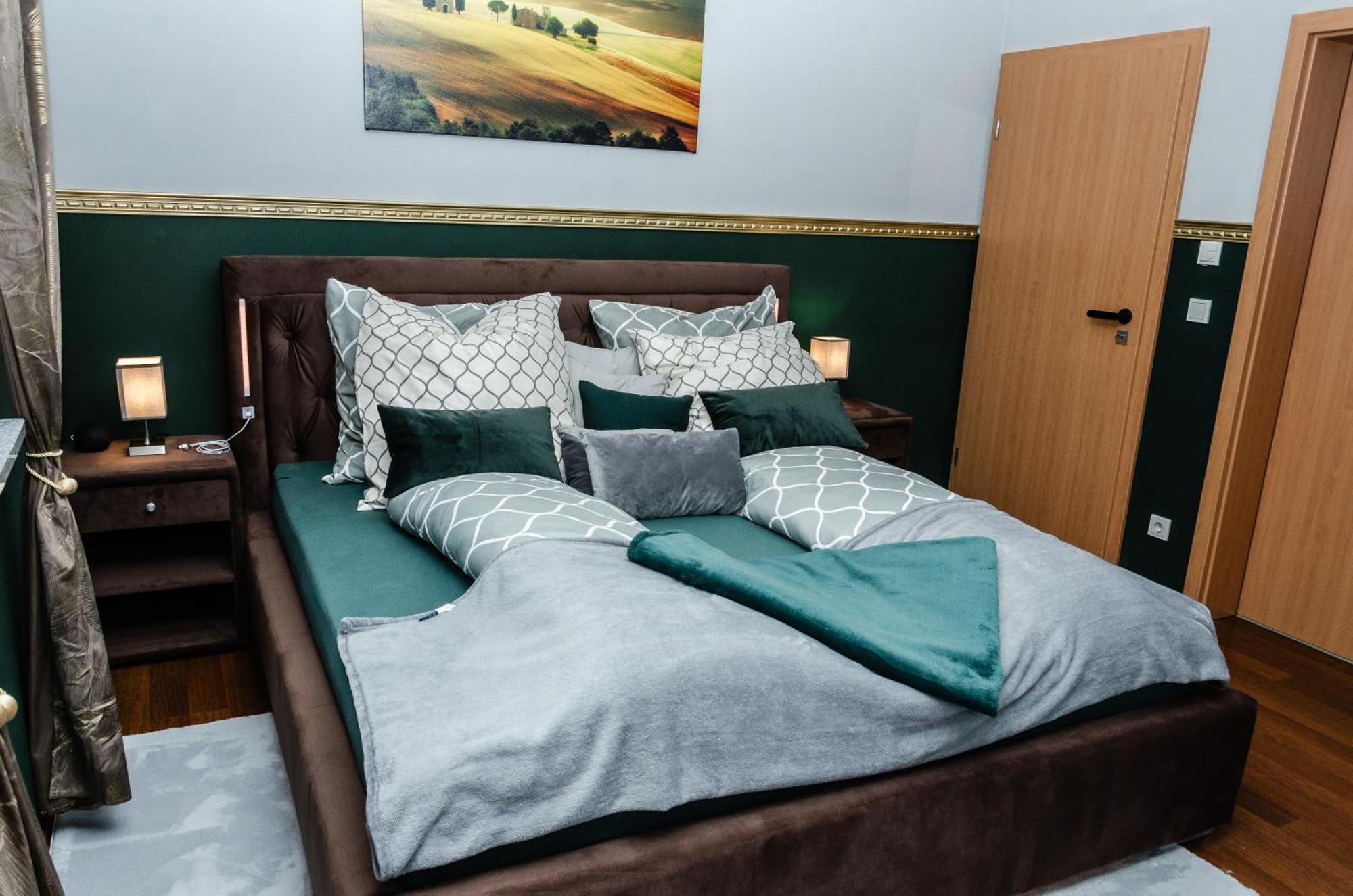 5 Sterne Centurion Ferienhaus Villa 2 Pools 86 Zoll Tv Aldersbach Экстерьер фото